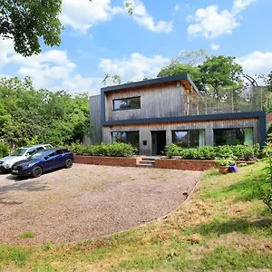 Kingswood Holiday home