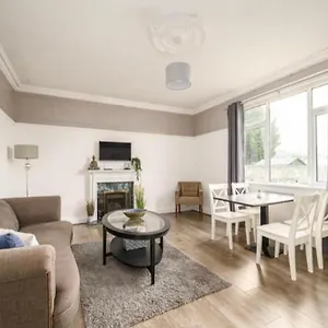 Christiemiller Avenue Holiday home
